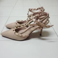ราคา รองเท้าส้นสูงรัดข้อแบบ Valentino sz.37 (671994438)