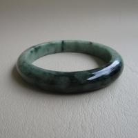 ราคา กำไลหยกพม่า jadeite type A ทรงกลมท้องแบน ขนาดวงใน 54.8mm กว้าง 10.8mmสีเขียวสวยงามสวมใส่ได้ทุกเพศ (16595829270)