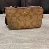 ราคา Coach คล้องมือ 2ซิป S ของแท้ 100% (5629027049)