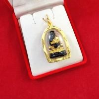 ราคา จี้พระหลวงปู่ทวด องค์ดำปิดทอง ขนาด 2.3 x 3 cm เสริมมงคล แคล้วคลาดปลอดภัย ทองไมครอน ทองหุ้ม ทองชุบ ฟรีกล่องกำมะหยี่ (9031200261)