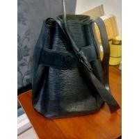 ราคา LV มือ 2 ของแท้แน่นอน Epi สีสวยเดิมๆ (27659019885)