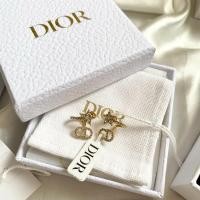ราคา New Dior Clair D Lune Earrings✨ ต่างหูดิออร์ (21858184280)