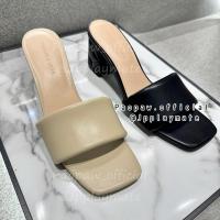 ราคา Charles & Keith รองเท้าส้นสูง รุ่น Puffy-Strap Quilted-Heel Mules : CK1-60190341 (17897150599)