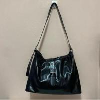 ราคา กระเป๋ามือสอง ของแท้ Coated Crossbody Bag | H&M KSA สภาพดีมาก (26378776239)