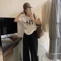 ราคา เสื้อยืด คอกลม แขนสั้น แต่งลายสกรีนด้านหน้า อก36-42 ยาว26 งานป้าย it’s me basic (22276849751)
