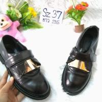 ราคา รองเท้ามือสองสภาพดีมาก (7912454394)