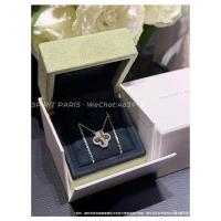 ราคา สร้อยคอดอกไม้เดี่ยว Van Cleef & Arpels ทำจากทองคำขาว 18K (49707988573)