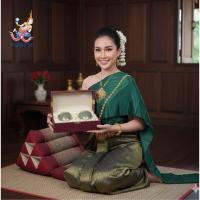 ราคา ถูกที่สุด!!! ของขวัญชุดถ้วยชา เบญจรงค์น้ำทองแท้(คละสี,ลาย)พร้อมกล่องผ้าไหม สินค้าคุณภาพ#ของฝาก#แก้วชา#ของฝากชาวต่างชาติ (40854030625)