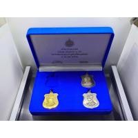 ราคา เหรียญที่ระลึก 6 รอบ ร9(เนื้อเงินขัดเงา ทองทิพย์ อัลปาก้า) มูลนิธิ พลเอก.เปรม จัดสร้าง ปี 2542 พร้อมกล่องเดิม (53508556827)