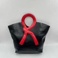 ราคา กระเป๋าหนังทรง Tote สีดำ Roberta di Camerino กระเป๋ามือสอง (47608255941)