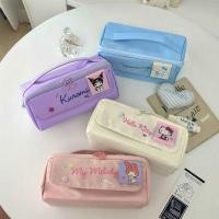 ราคา กระเป๋าจัดระเบียบเครื่องสำอางค์ SANRIO งานแท้ - ด้านในจุของได้เยอะ - ด้านหน้ามีช่องกระดุมใส่ของ - ขนาด 24.5×10×10 cm (28629313182)