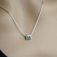 ราคา สร้อยคอพร้อมจี้ตัวอักษร เงินแท้ "m" (1220767835)