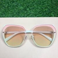 ราคา แว่นตากันแดดผู้หญิงDiorทรงเหลี่ยมออกกลมเลนส์ใหญ่กระจกอย่างดีใหม่สีชากรอบสีขาวป้องกันUVกันลมแฟชั่นสวยน่ารักดาราฮิตเกาหลี (6754610835)