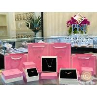 ราคา Combo 2 กล่อง (แหวน/ต่างหู) พร้อมถุงกระดาษ PNJ HELLO KITTY (51556109673)