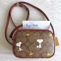 ราคา Coach Snoopy Crossbody ของ​ใหม่​ (23829215928)