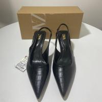 ราคา ZARA รองเท้าส้นสูงแบบ Pointed Toe ดีไซน์ใหม่สำหรับฤดูใบไม้ร่วง มีสายรัดข้อเท้า (40630317687)