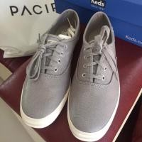 ราคา รองเท้า Keds สีเงิน1คู่ /แดง1คู่✨ used ค่ะ สนใจถามได้ (1173372796)