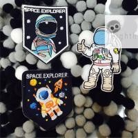 ราคา ตัวรีด ชุดนักบินอวกาศ (98191860)