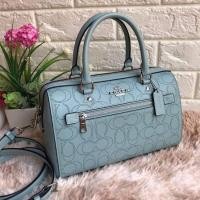 ราคา coachหมอน10นิ้วสีฟ้าลายฉลุของ(แท้) (7180354227)