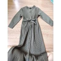 ราคา เดรสอัดพลีทยาว สีเขียวขี้ม้า งานดีมาก free size (13938166217)