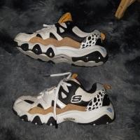 ราคา [Used] แท้! รองเท้าผ้าใบ SKECHERS D-Lites 2 ลาย Onepiece รุ่นแรก LAW Edition (19771946166)