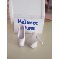 ราคา รองเท้าตุ๊กตาบลายธ์ ส้นสูง สีขาว บลายธ์ (15167428475)