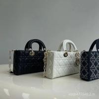 ราคา กระเป๋า DIOR Lady-Joy สไตล์ใหม่ ดีไซน์หนังสก๊อตลายหวาย เพชรประดับ พร้อมใช้เป็นกระเป๋าสะพายข้างหรือถือ (48808318102)