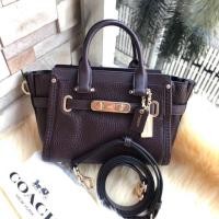 ราคา coach swagger21 สีoxblood สีสวยคะใช้ง่าย สภาพดีมากกกใช้ไม่บ่อยคะ อปก ครบ ราคา3500บาทจร้า❤️❤️ (8939826213)