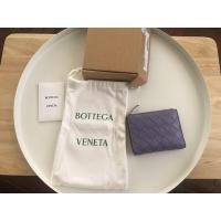 ราคา (สภาพดีมาก) Bottega Veneta Women's Purple Bi-fold Zip wallet ของแท้ (14138987644)