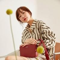ราคา กระเป๋าแบรนด์ Labella รุ่น Amie สีแดง Burgundy ส่งต่อ (ของใหม่) (23721885275)