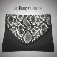 ราคา กระเป๋าสะพายข้างลายงู มือสอง (5936296014)