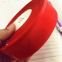 ราคา ริบบิ้นผ้าแก้ว สีแดงสด ขนาด1 นิ้ว ยาว50หลาแระมาณ45เมตรของมีในไทย (7119416932)