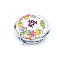 ราคา กระจกตลับจากผ้าเช็ดหน้า ANNA SUI แท้ (9393966365)
