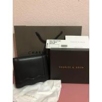 ราคา กระเป๋าสตางค์Charles&keithของแท้จากช็อป100%(มือสองสภาพนางฟ้า)ส่งฟรีจ้า (9508455243)