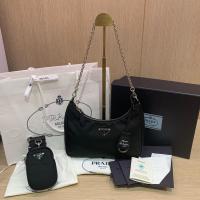 ราคา BU240814987] Prada Re-Edition 2005ใบบัว (28809456676)