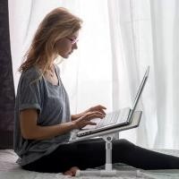 ราคา Laptop stands Q8 โต๊ะวางโน๊ตบุค ที่วางโน้ตบุค ขนาดพกพา ปรับสูงต่ำได้ พับเก็บง่ายสะดวก โต๊ะวางคอมแล็ปท๊อป สีเขียว (gray) (7616432082)