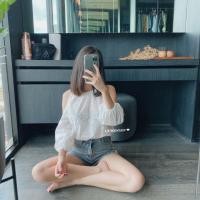 ราคา ชุดใส่ทำบุญปีใหม่ เสื้อขาวเปิดไหล่ กระโปรงลายผ้าถุง (12159587604)