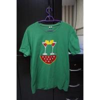 ราคา เสื้อยืดมือสอง สีเขียว ลายแตงโม (349495370)