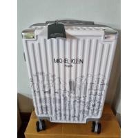 ราคา กระเป๋าเดินทางยี่ห้อ Michel Klein ขนาด 20 นิ้ว Limited Edition World Skyline มีรอย 1 จุด (24804785954)