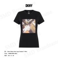 ราคา DKNY เสื้อยืดคอกลมผู้หญิง รุ่น Short Sleeve Soho Logo Graphic T-Shirt Code: P4BHCWNA BLK (28523270599)