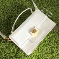 ราคา Charles&Keith Lock handbag (810414)