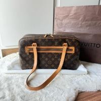 ราคา Very good condition‼️ Lv cite gm dc04 สภาพดีเลยค่า ดูดีเลย ใช้งานทั่วไปเดิมๆเลย ลายชัด หนังทรงแข็งตั้ง ขอบมุมสวย คาวไฮด (28303262039)