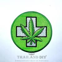 ราคา ตัวรีดติดเสื้อ งานปัก ลาย ใบกัญชา ยารักษา สำหรับการแพทย์ สายเขียว Ganja Medical Cross Patch WOP DIY ตัวรีด อาร์มติดเสื้อ (24046994172)