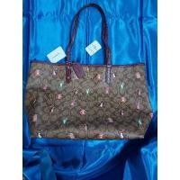 ราคา Coach tote กลับด้าน 17” ใช้ได้ 2 ด้านค่ะ แท้100% (4793893123)