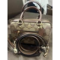 ราคา COACH หมอนมินิ มือ 1 สีน้ำตาล (23541815533)
