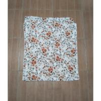 ราคา ผ้าห่มลายดอกไม้ h&s สีส้ม (มือสองสภาพ 95 %) (27780295508)