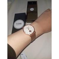 ราคา Tomi T072 สายหนังสีกากี หน้าปัดขาว กรอบพริ้งโกลด์ (21385517598)