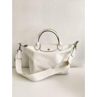 ราคา used like new ส่งต่อ กระเป๋า Longchamp Le Pliage Cuir Top Handle S สีขาว (49858152475)