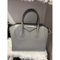 ราคา givenchy small in gray (19250823557)