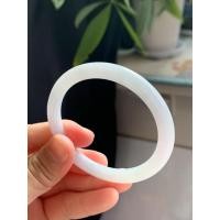 ราคา กำไลหยกขาวเนื้อแก้วทรงม้วนกลมเนื้อสวยขนาด:53.5x7mm.หยกพม่าแท้สีธรรมชาติTypeA (56905919731)